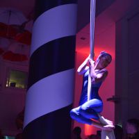 eventi aziendali, circus show con spettacolo di danza aerea